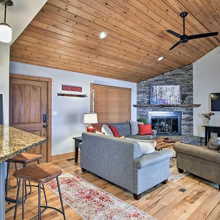 Cabin With Hot Tub And Mountain Views Less Than 5 Mi To Boone ブローイング・ロック エクステリア 写真