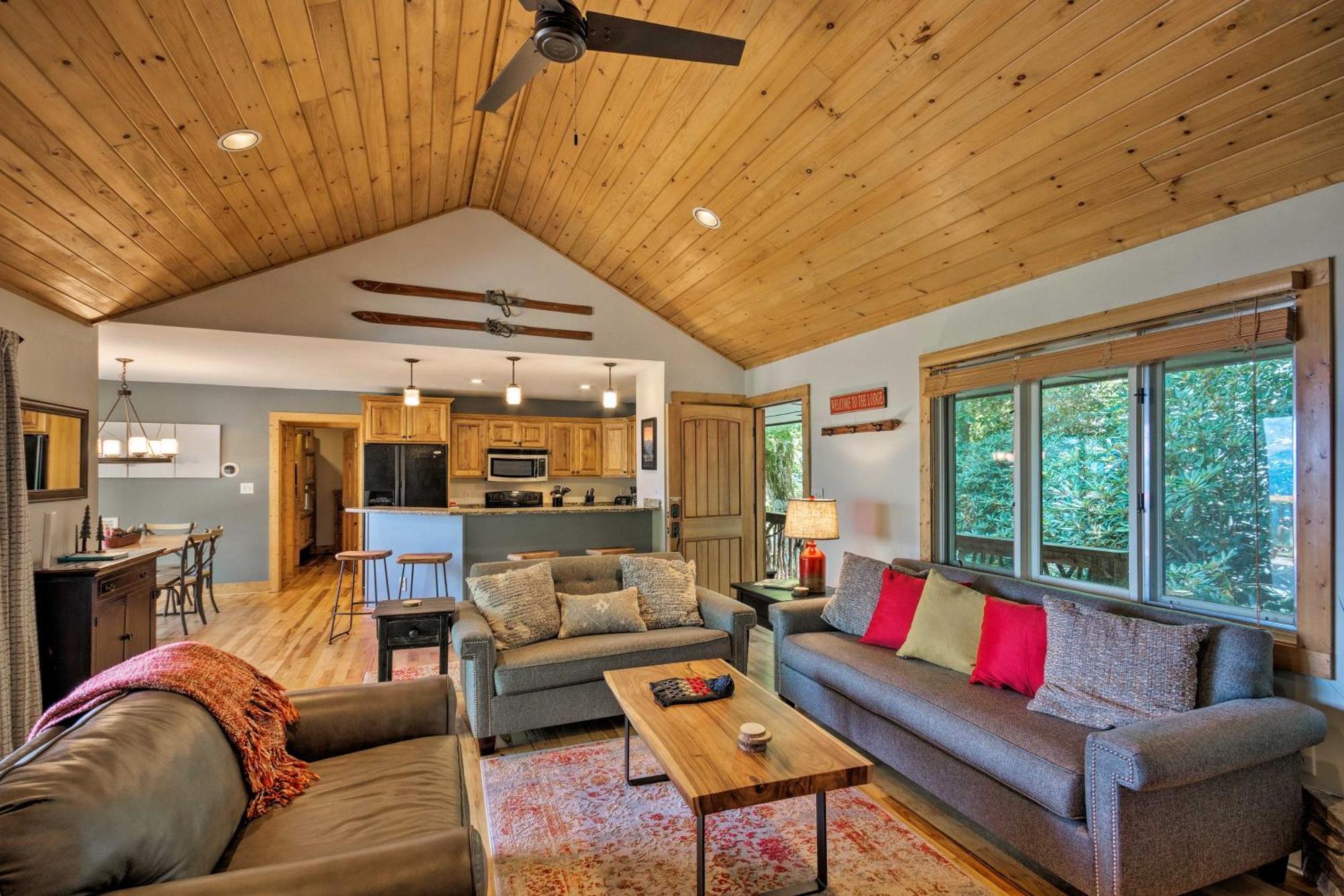 Cabin With Hot Tub And Mountain Views Less Than 5 Mi To Boone ブローイング・ロック エクステリア 写真