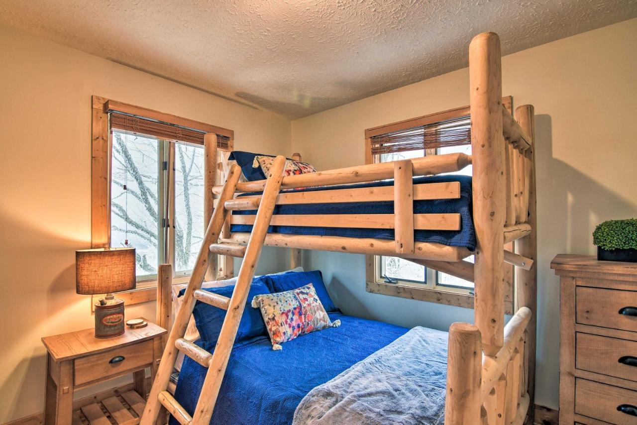 Cabin With Hot Tub And Mountain Views Less Than 5 Mi To Boone ブローイング・ロック エクステリア 写真
